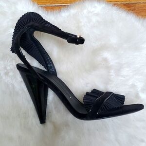 Stella Luna Black Patent Leather Pleated Ruffle Stilletos  Size 9
